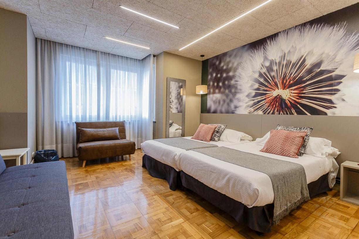 Hostal Rodas Pamplona Ngoại thất bức ảnh