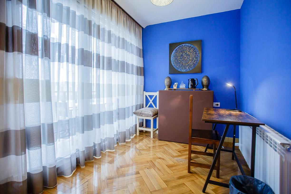 Hostal Rodas Pamplona Ngoại thất bức ảnh