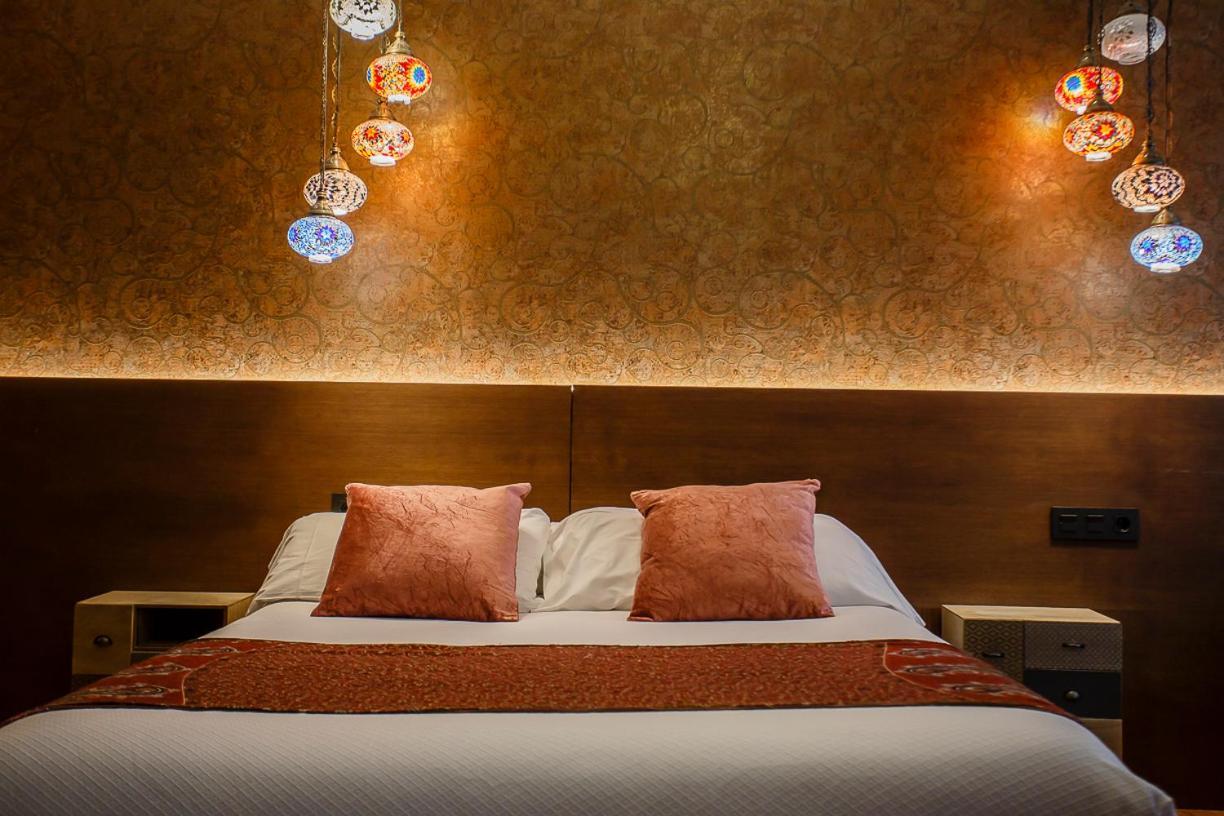Hostal Rodas Pamplona Ngoại thất bức ảnh