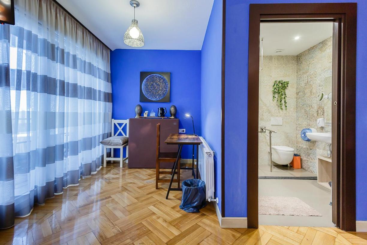 Hostal Rodas Pamplona Ngoại thất bức ảnh