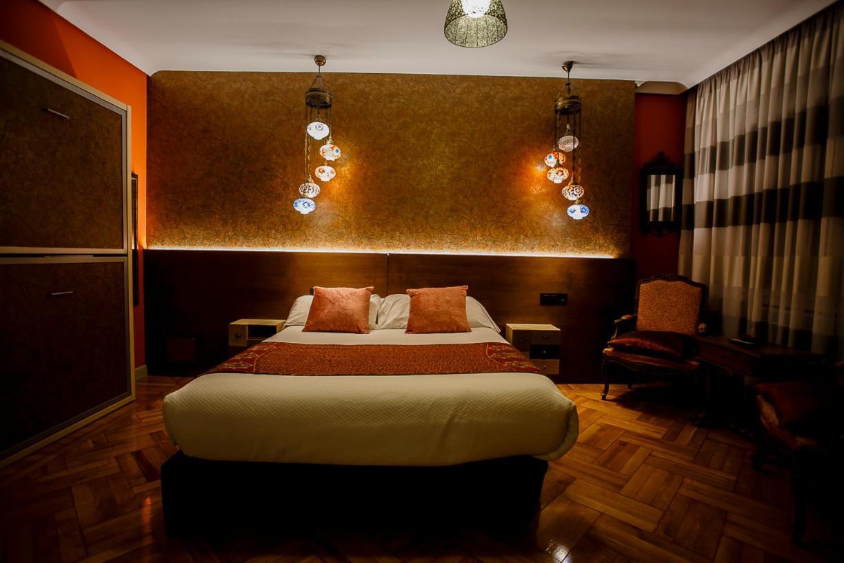 Hostal Rodas Pamplona Ngoại thất bức ảnh