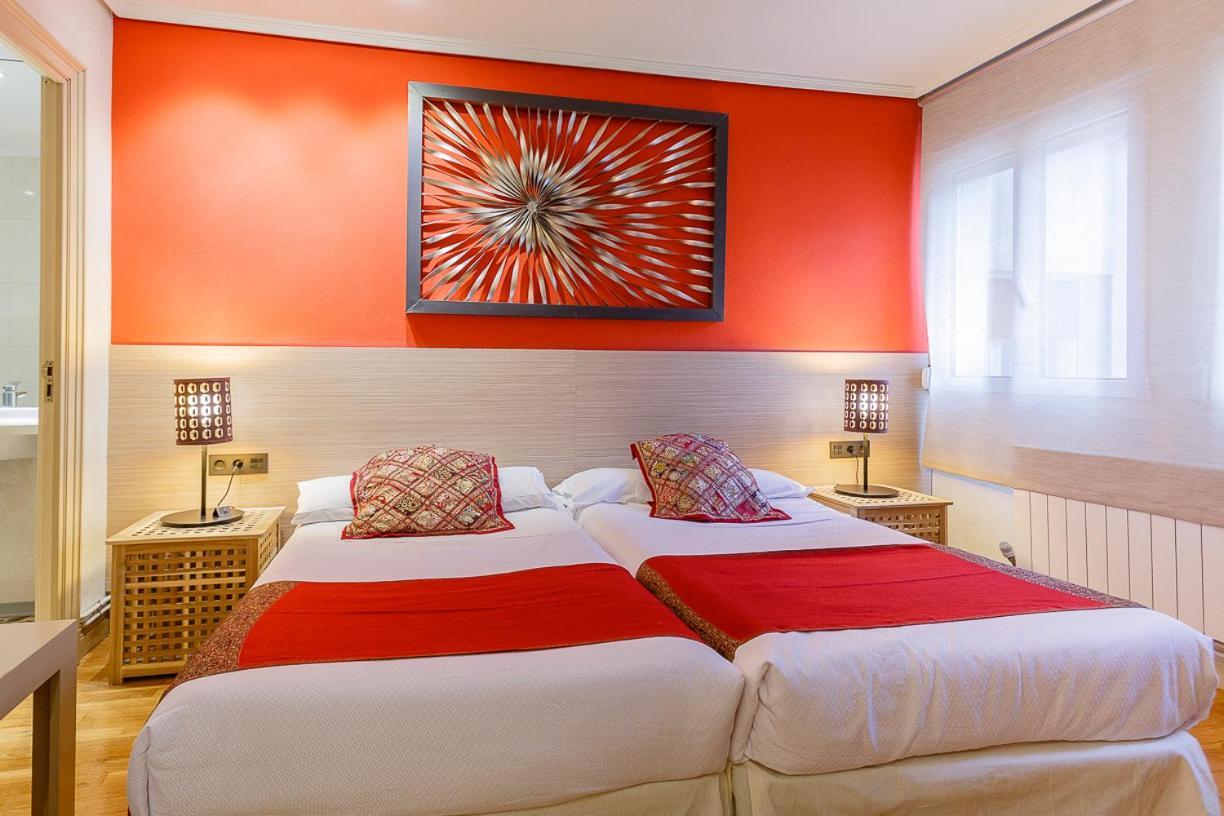Hostal Rodas Pamplona Ngoại thất bức ảnh