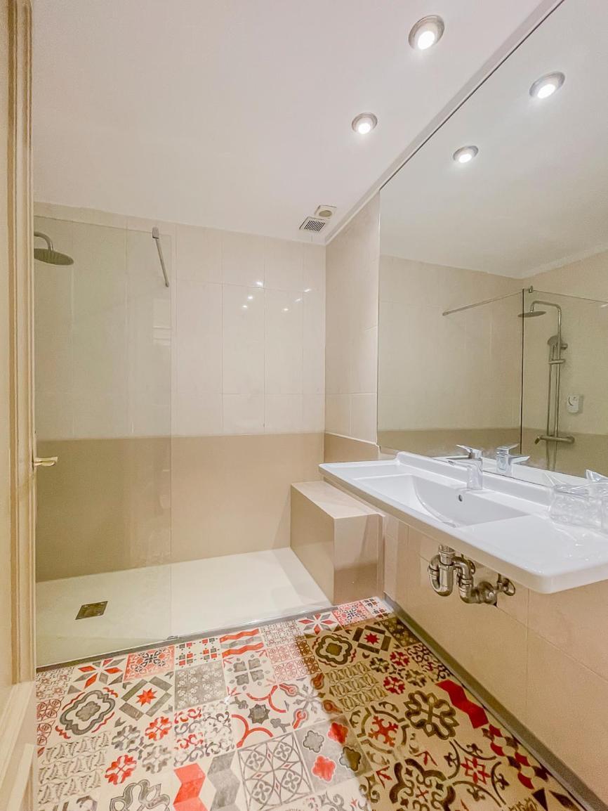 Hostal Rodas Pamplona Ngoại thất bức ảnh