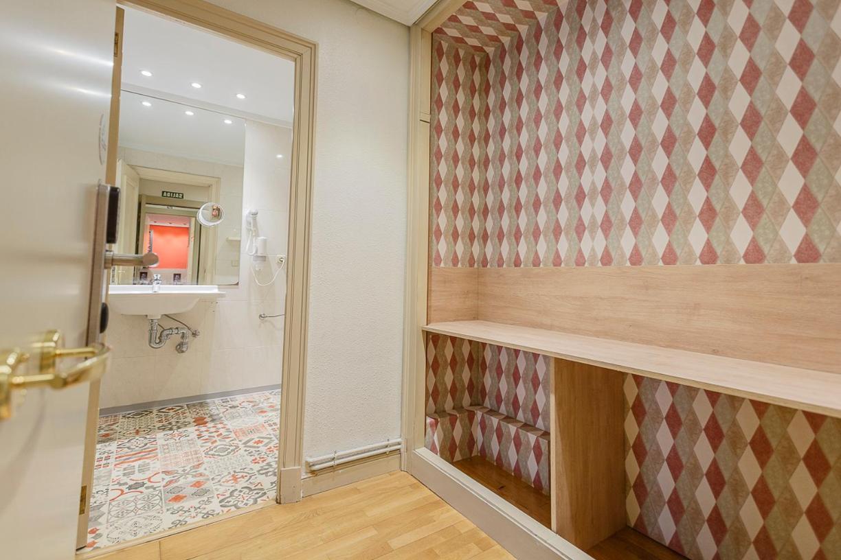 Hostal Rodas Pamplona Ngoại thất bức ảnh