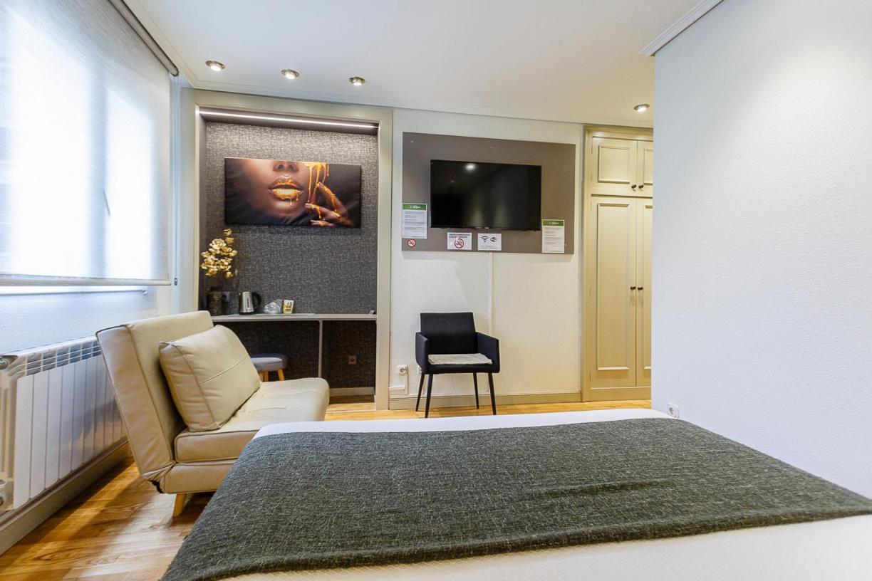Hostal Rodas Pamplona Ngoại thất bức ảnh