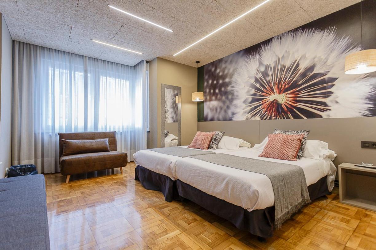 Hostal Rodas Pamplona Ngoại thất bức ảnh